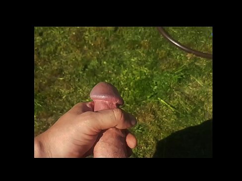 ❤️ Heta heta tjejen får sin rosa fitta knullad och kommer med en spruta i en sommarträdgård ❌ Super porr at us ❌️